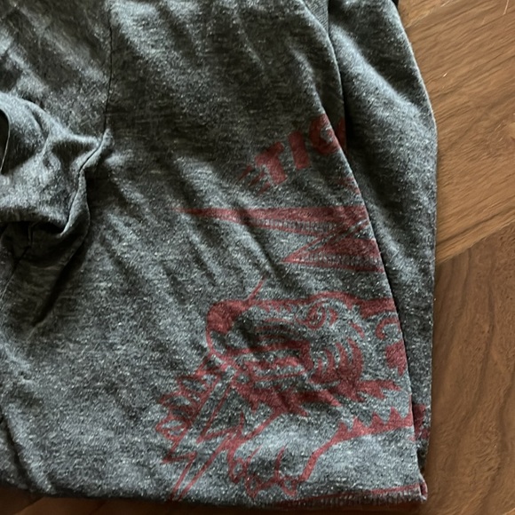 OBEY women’s vintage style SOFT Tshirt Tiger Pounce 🐅🐯🖤 - Picture 4 of 5